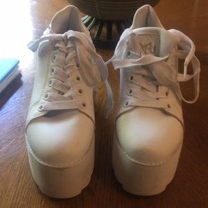 Platform sneakers brand yru style lala size 8